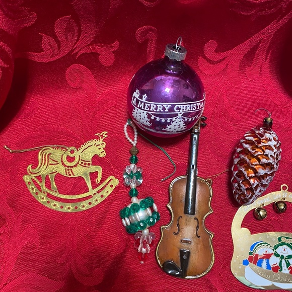 Assorted Christmas Holiday Decorations - Picture 6 of 6